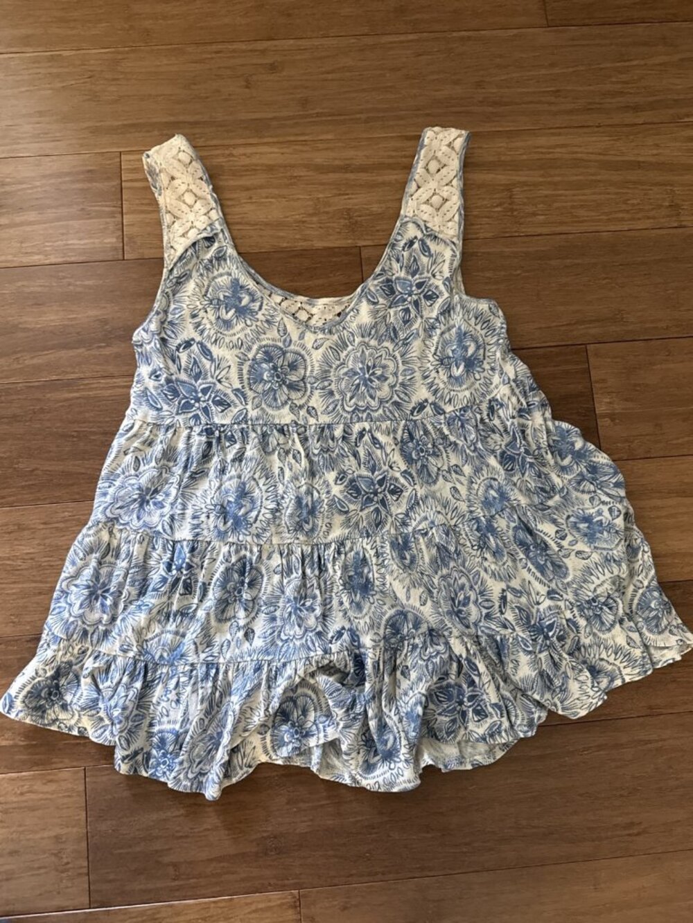 Free People Tiered Swing Tank Top Blue Paisley Floral Lace Back M